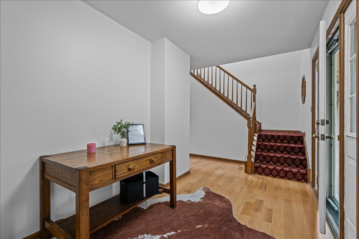 2280 Barth Drive, Naperville, IL 60565