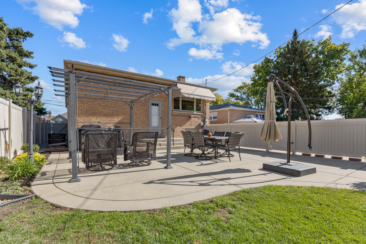 9208 NASHVILLE Avenue, Oak Lawn, IL 60453