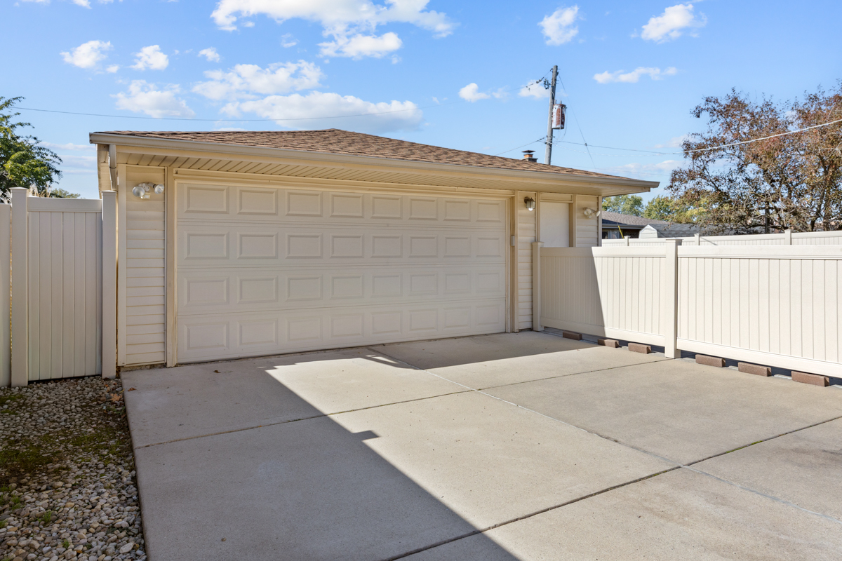 9208 NASHVILLE Avenue, Oak Lawn, IL 60453
