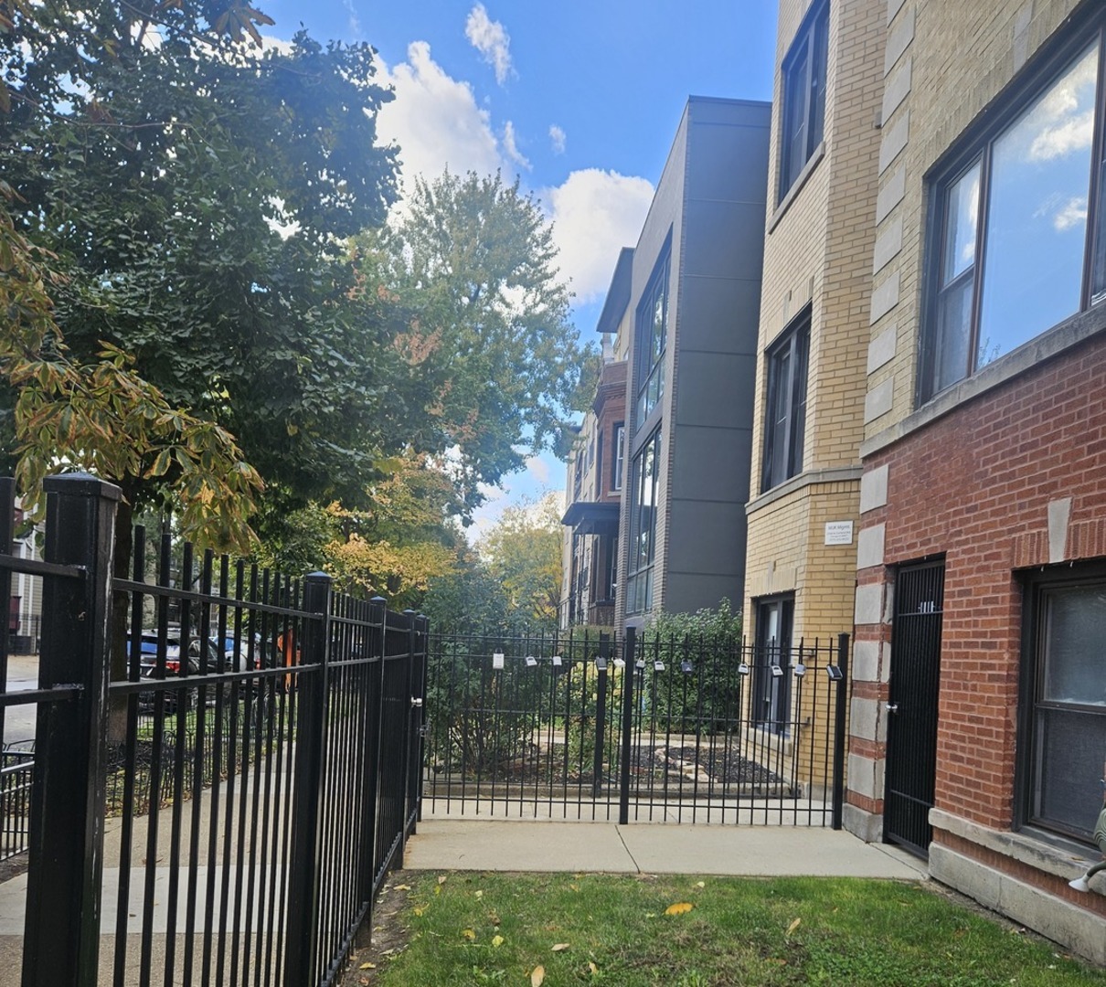 2704 W Cortland Street #3, Chicago, IL 60647
