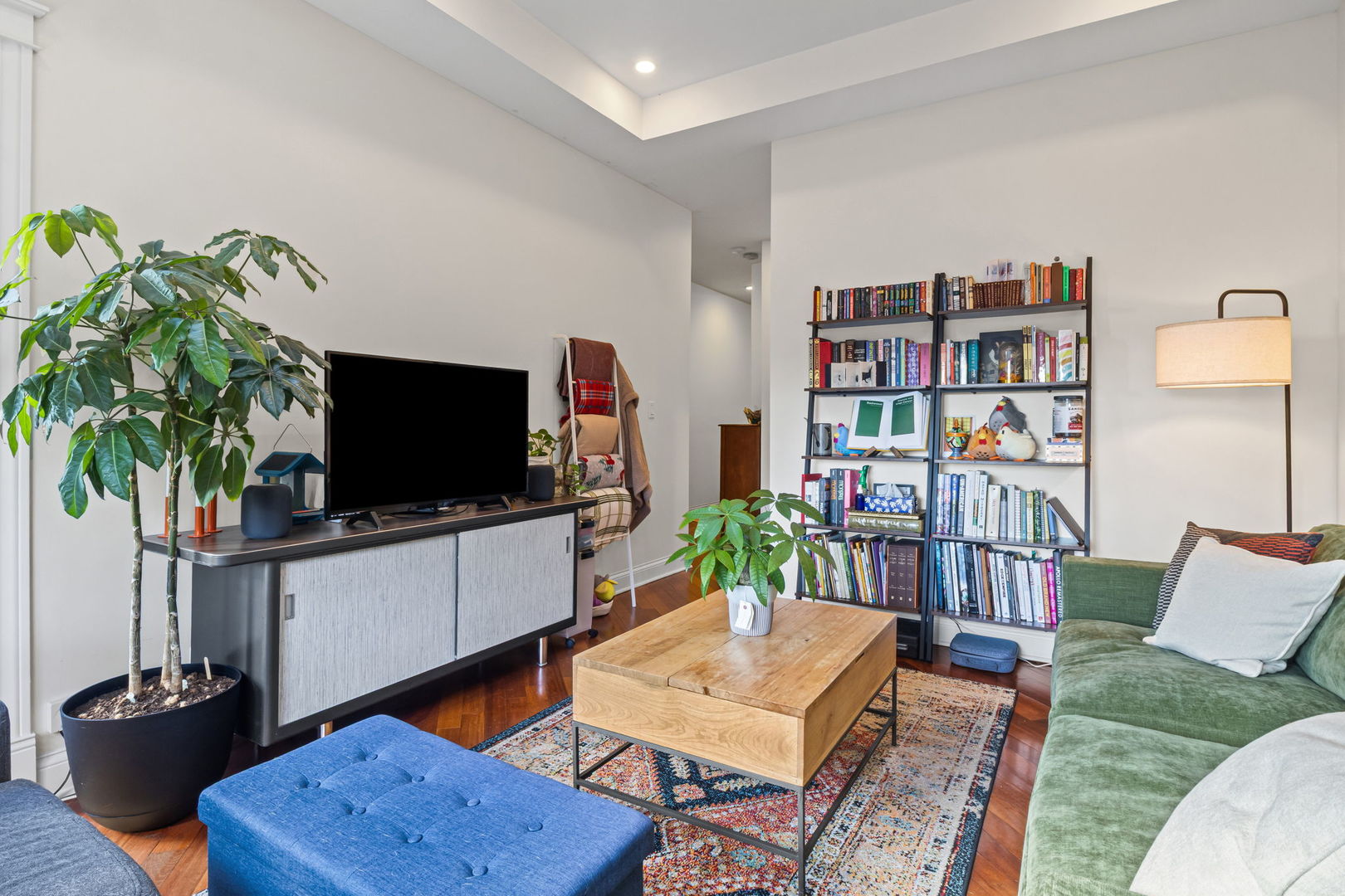 2704 W Cortland Street #3, Chicago, IL 60647
