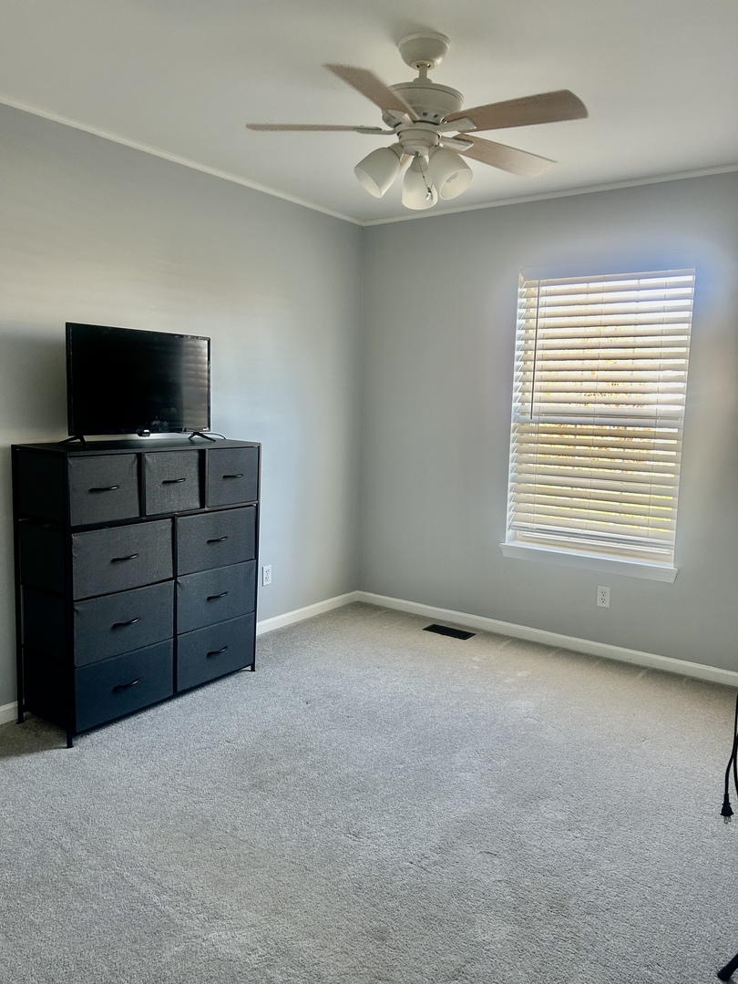 39W093 Shannon Square, Geneva, IL 60134