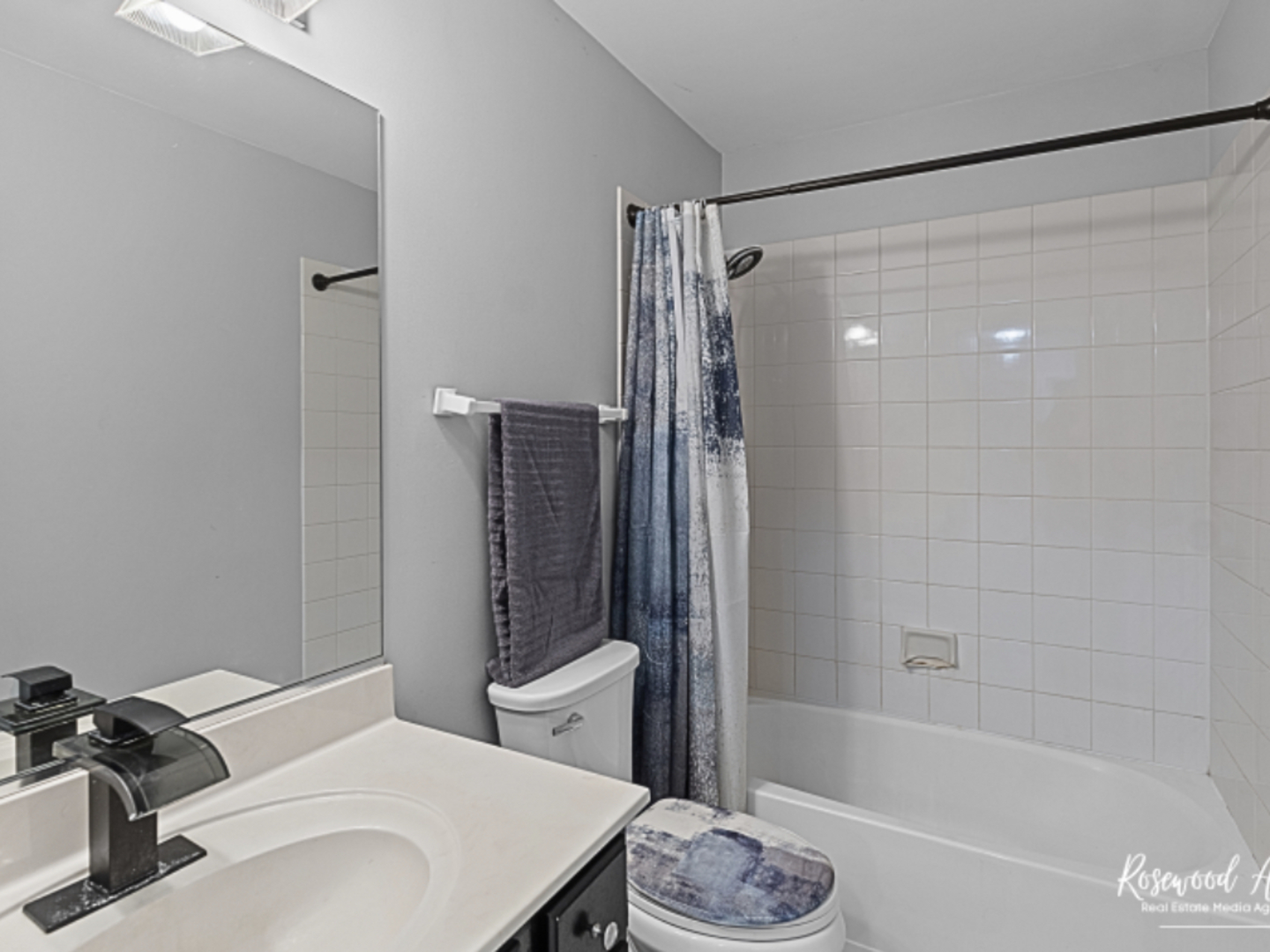 39W093 Shannon Square, Geneva, IL 60134