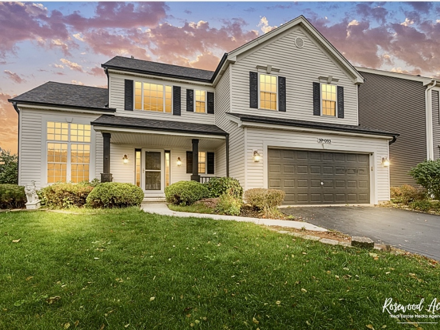 39W093 Shannon Square, Geneva, IL 60134