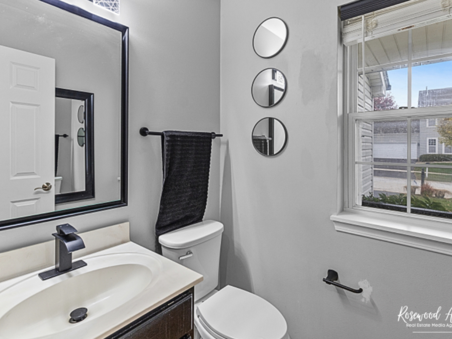 39W093 Shannon Square, Geneva, IL 60134