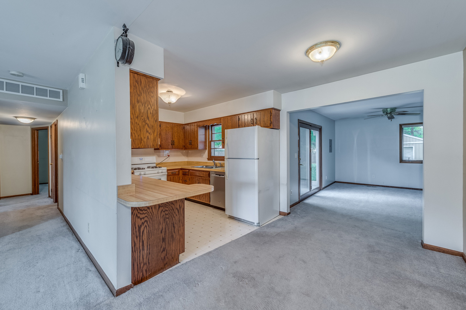 13 Poplar Place, North Aurora, IL 60542