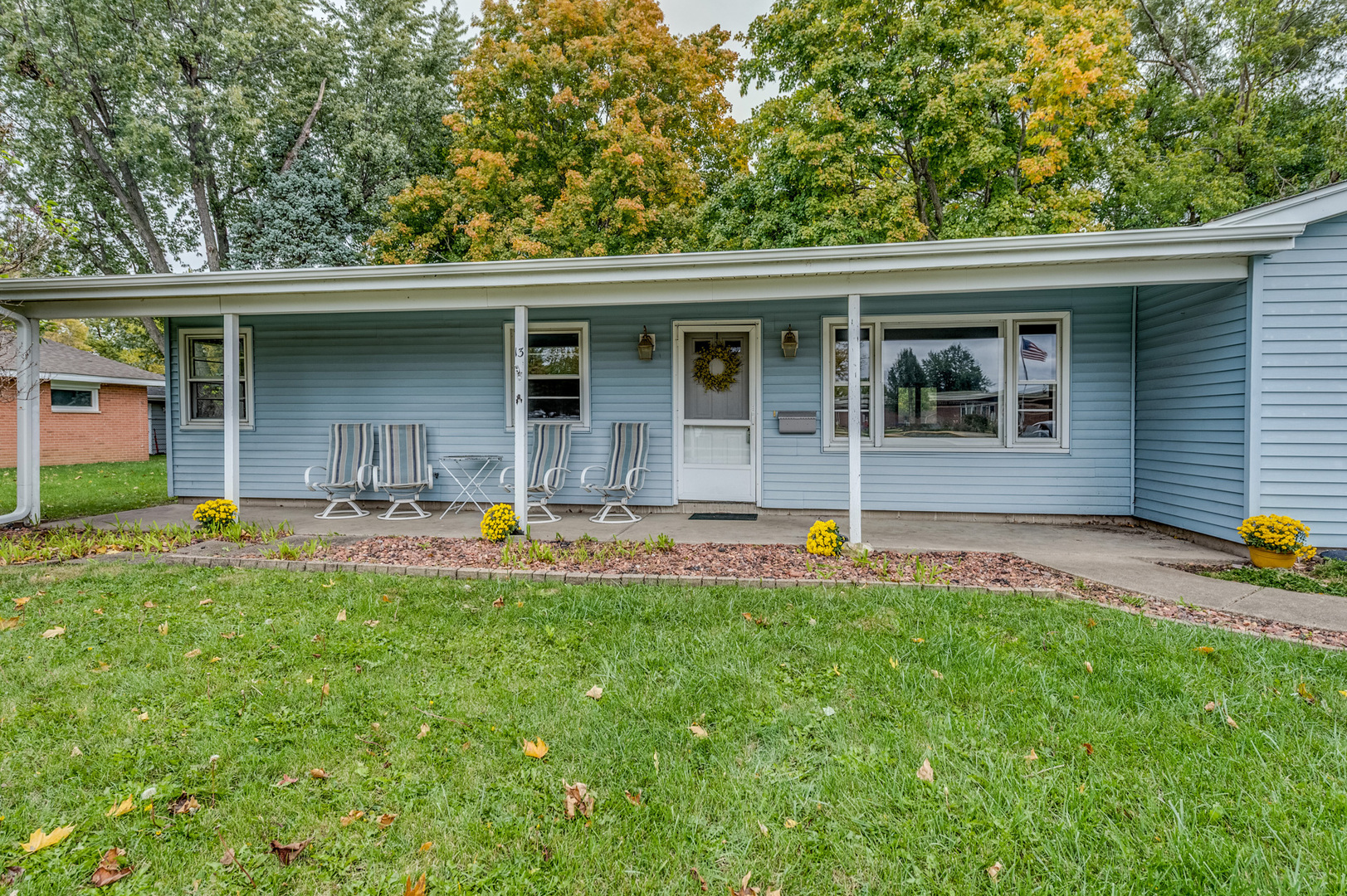 13 Poplar Place, North Aurora, IL 60542