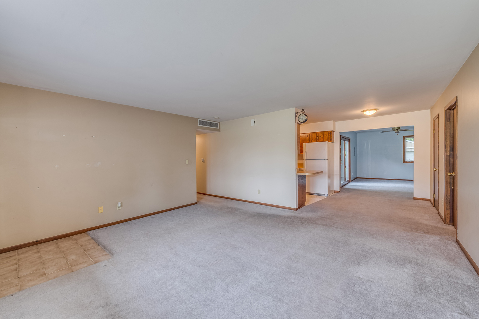 13 Poplar Place, North Aurora, IL 60542