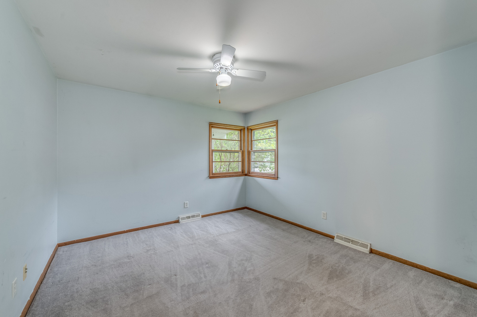 13 Poplar Place, North Aurora, IL 60542