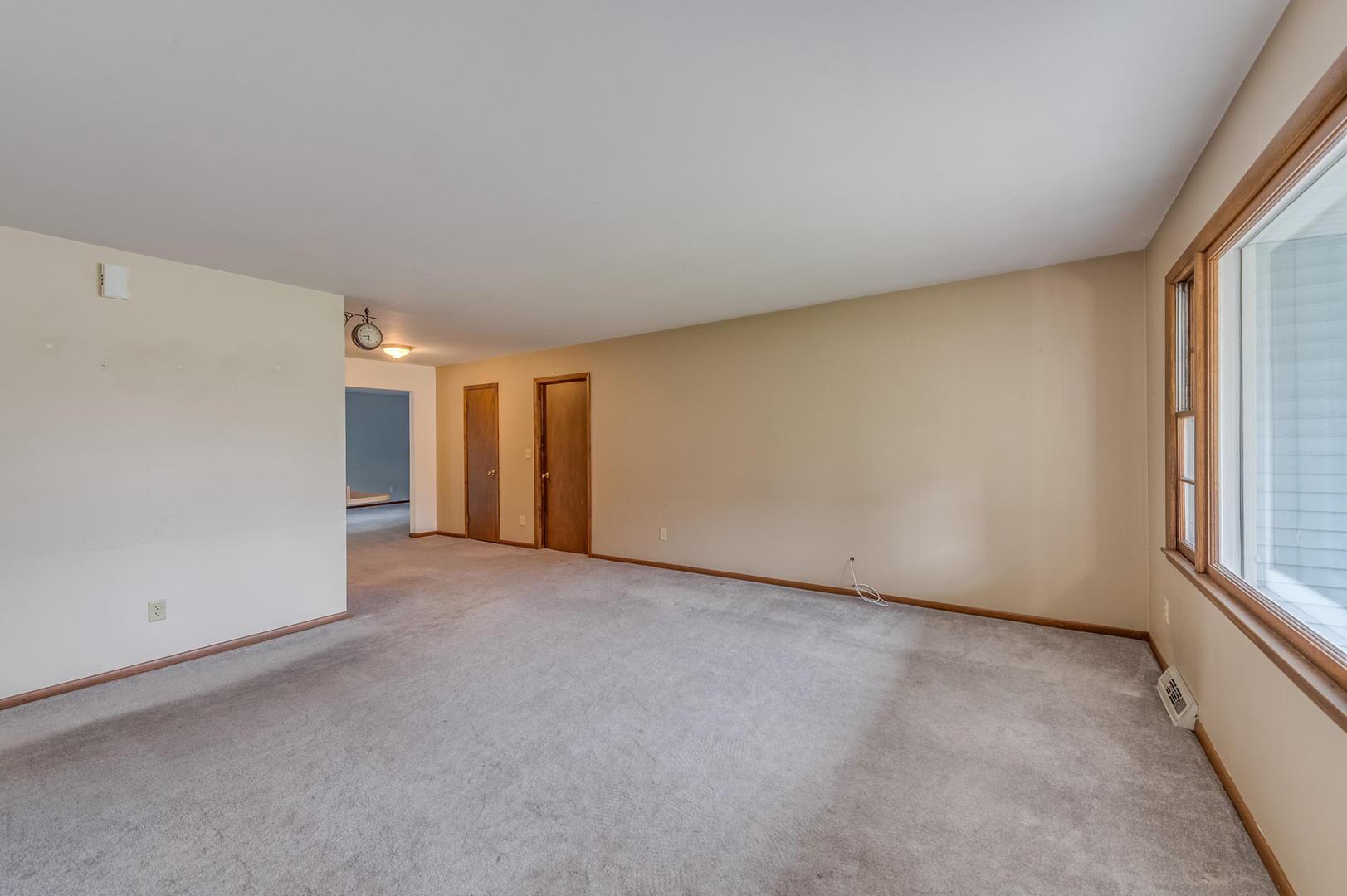 13 Poplar Place, North Aurora, IL 60542