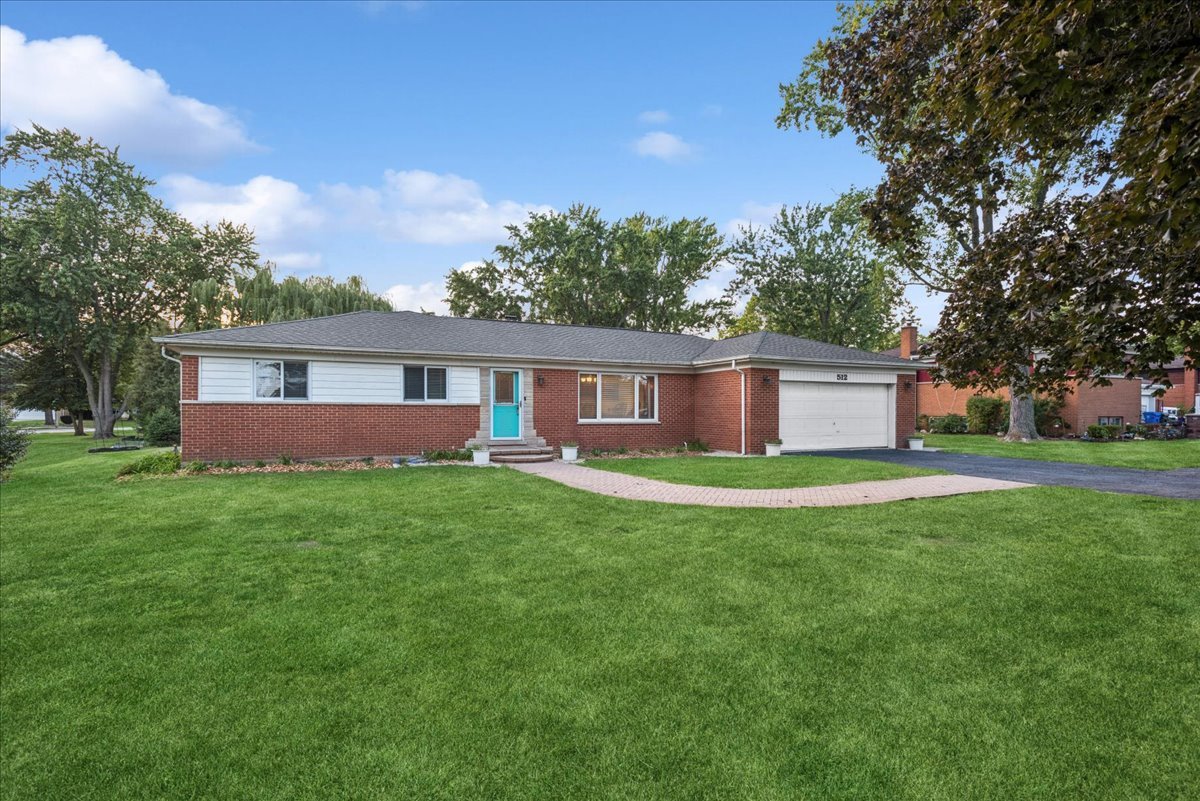 512 S Busse Road, Mount Prospect, IL 60056