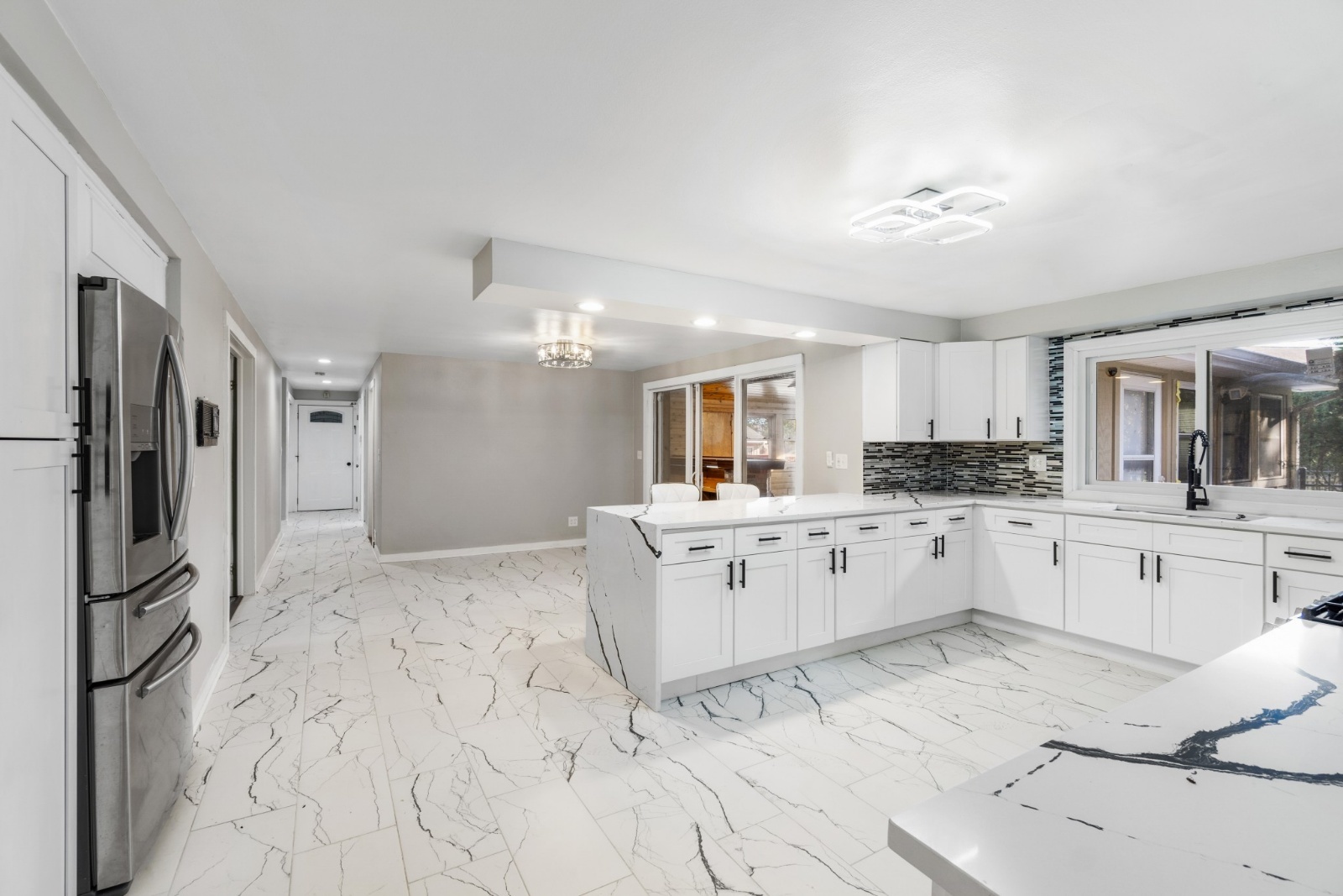 210 Oak Lane, Winthrop Harbor, IL 60096