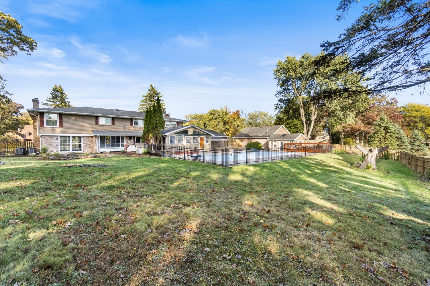 210 Oak Lane, Winthrop Harbor, IL 60096