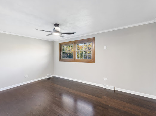 210 Oak Lane, Winthrop Harbor, IL 60096