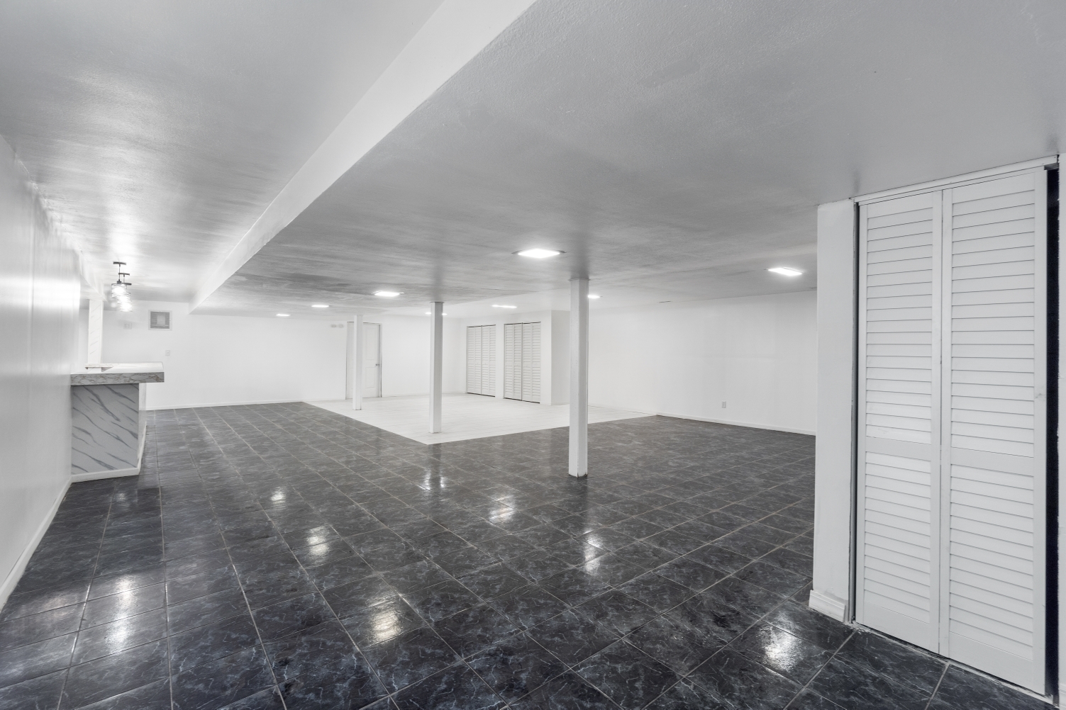 210 Oak Lane, Winthrop Harbor, IL 60096