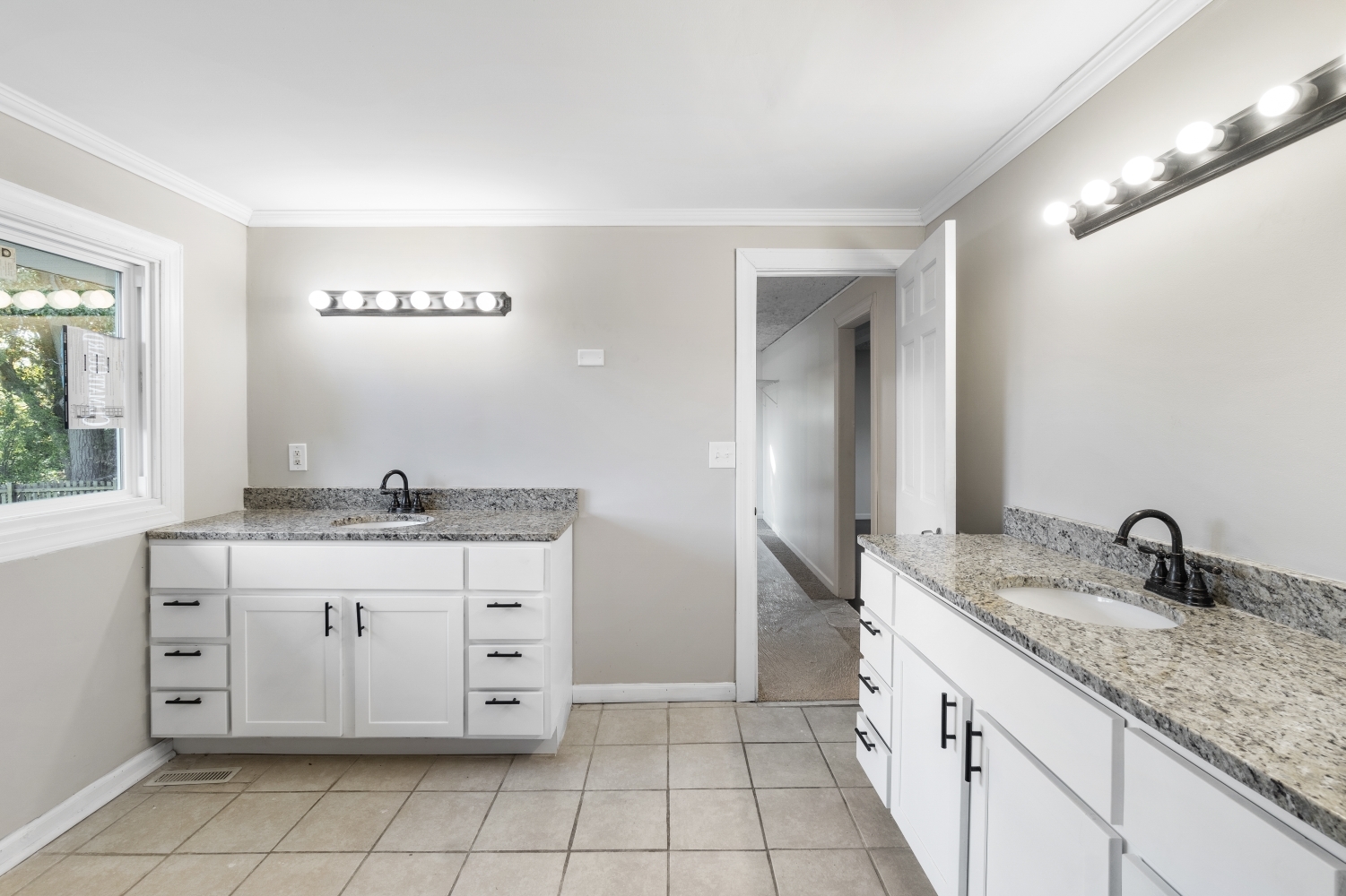 210 Oak Lane, Winthrop Harbor, IL 60096