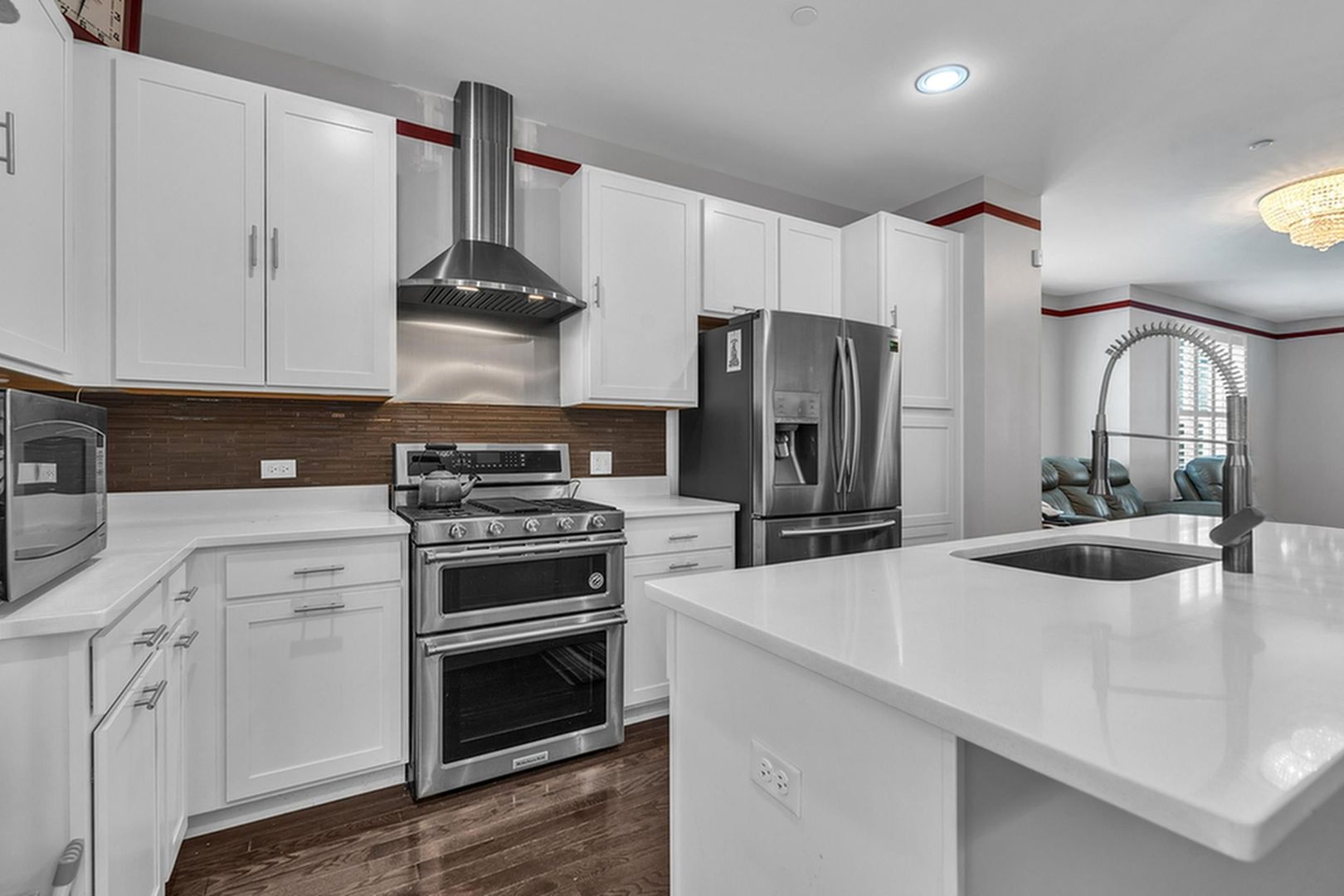 843 Lexington Circle, Des Plaines, IL 60016