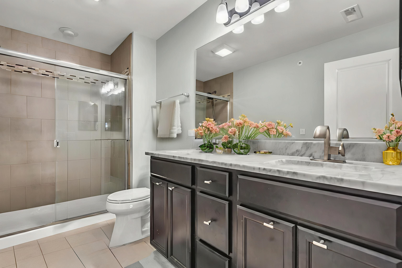 843 Lexington Circle, Des Plaines, IL 60016