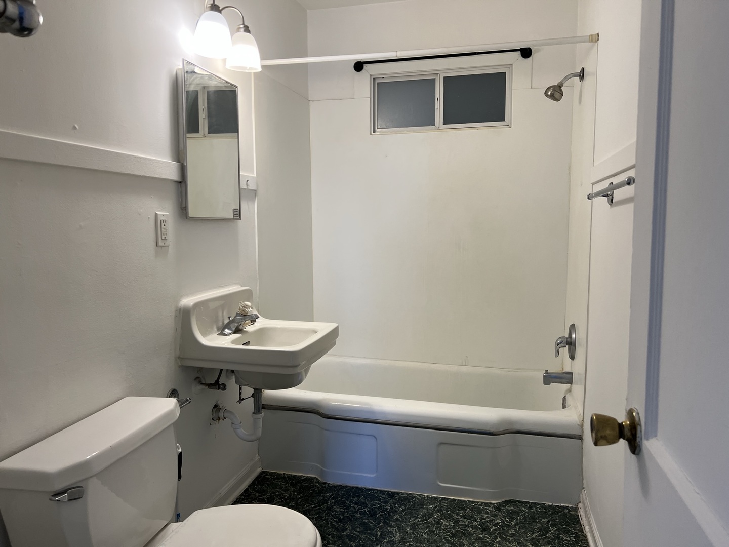 10 E Jefferson Avenue #2, Naperville, IL 60540