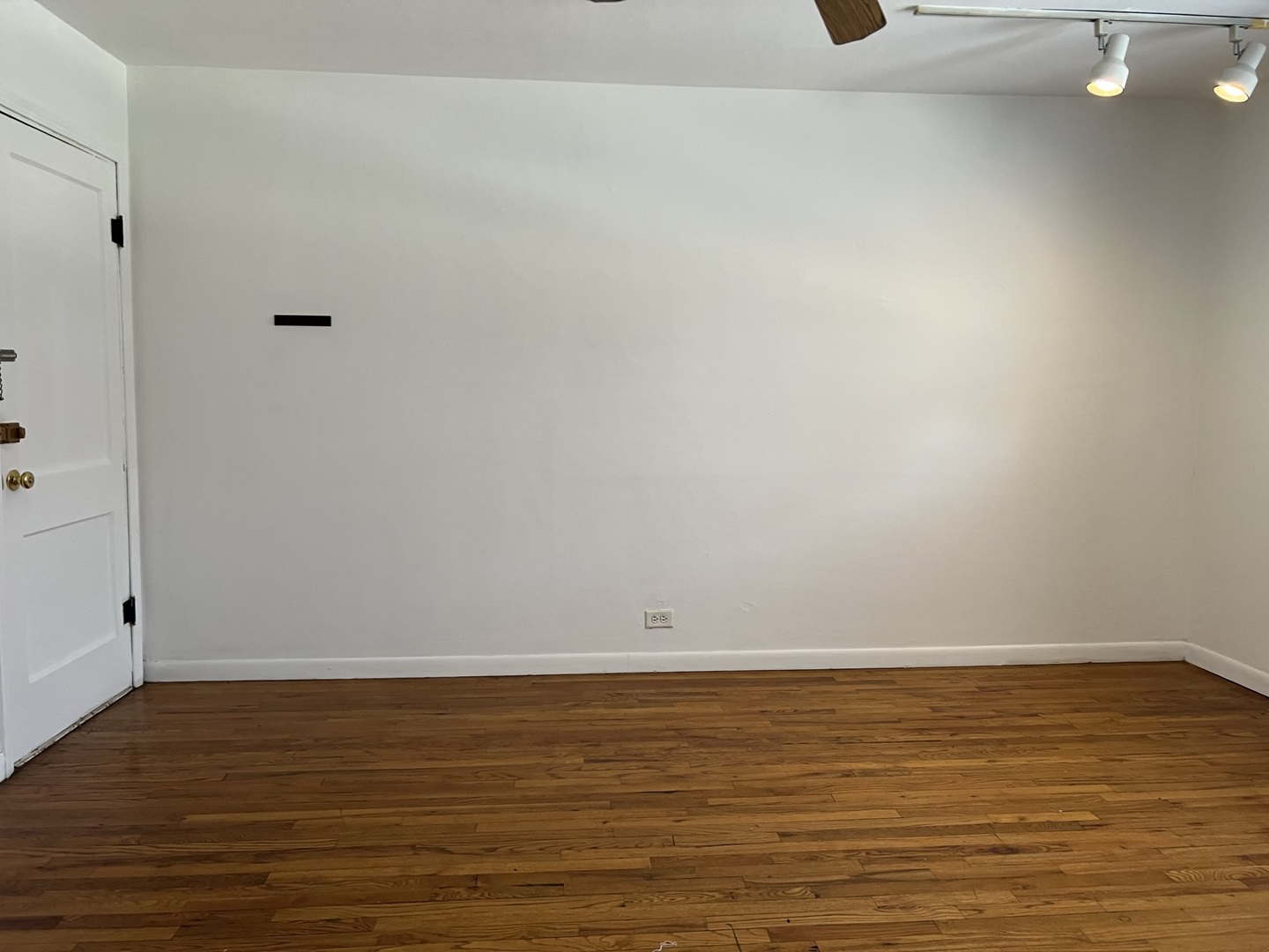 10 E Jefferson Avenue #2, Naperville, IL 60540