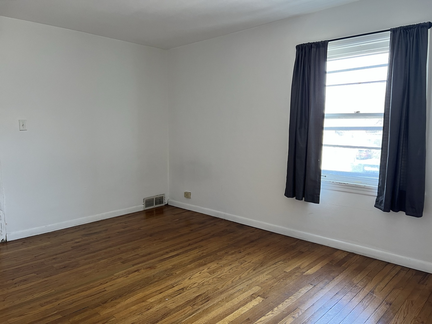 10 E Jefferson Avenue #2, Naperville, IL 60540