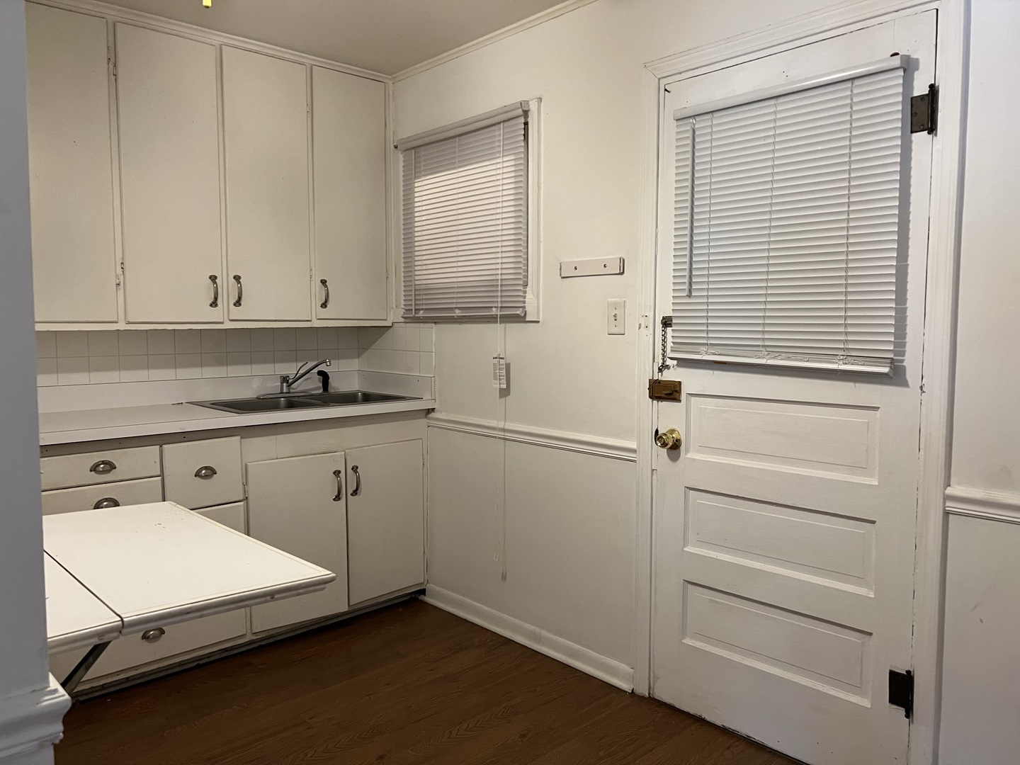 10 E Jefferson Avenue #2, Naperville, IL 60540