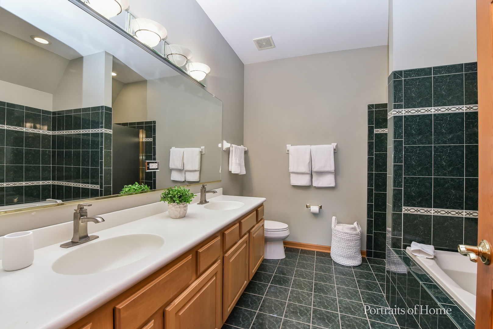 4258 Stableford Lane, Naperville, IL 60564