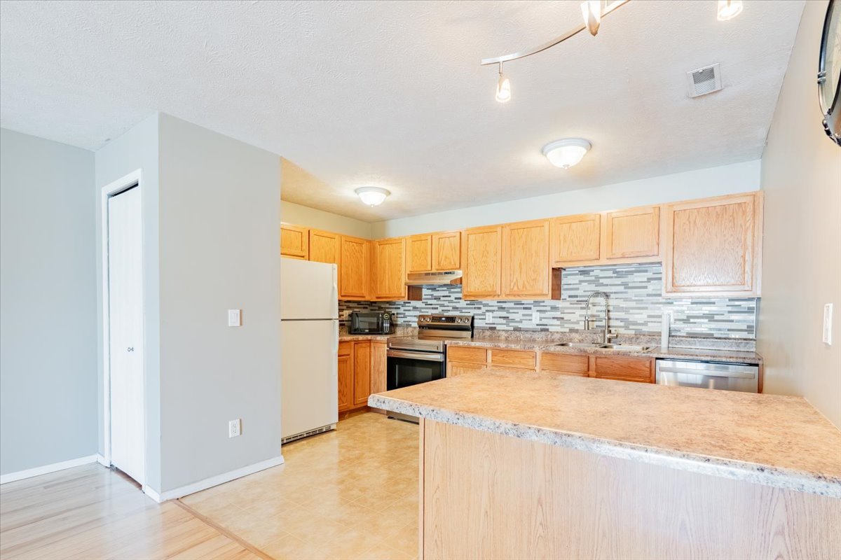 1040 Ekstam Drive #108, Bloomington, IL 61704