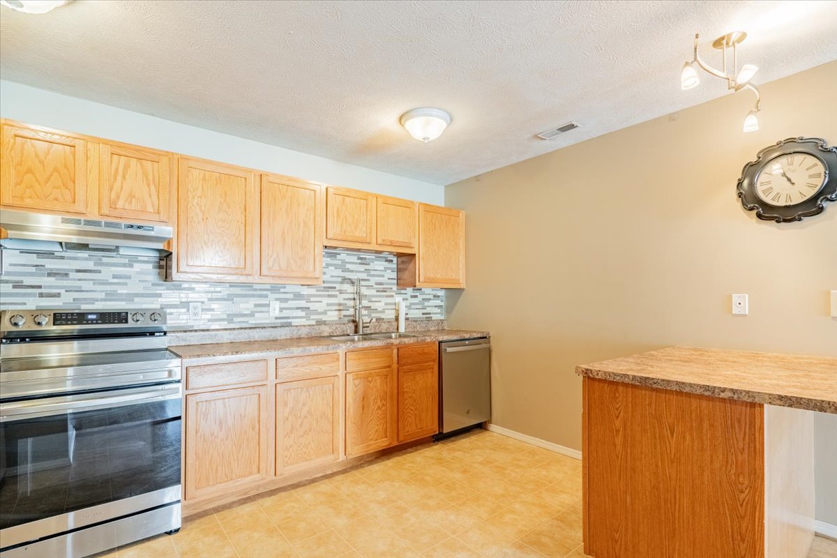 1040 Ekstam Drive #108, Bloomington, IL 61704