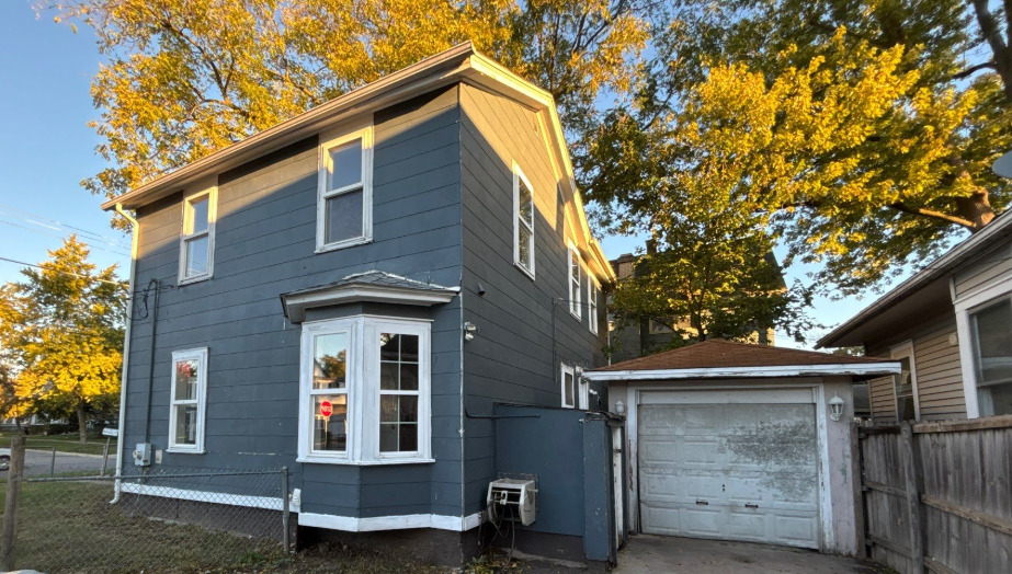 480 5th Street, Aurora, IL 60505