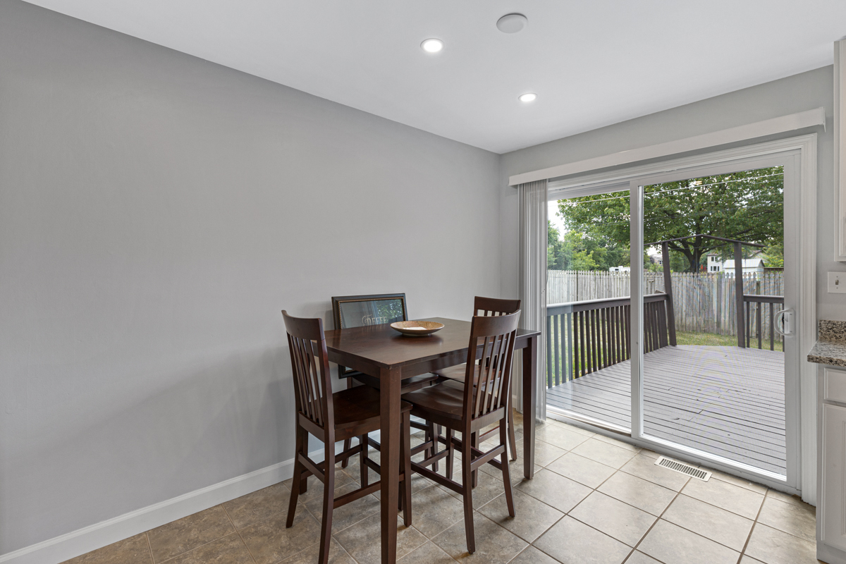 7170 East Avenue, Hanover Park, IL 60133