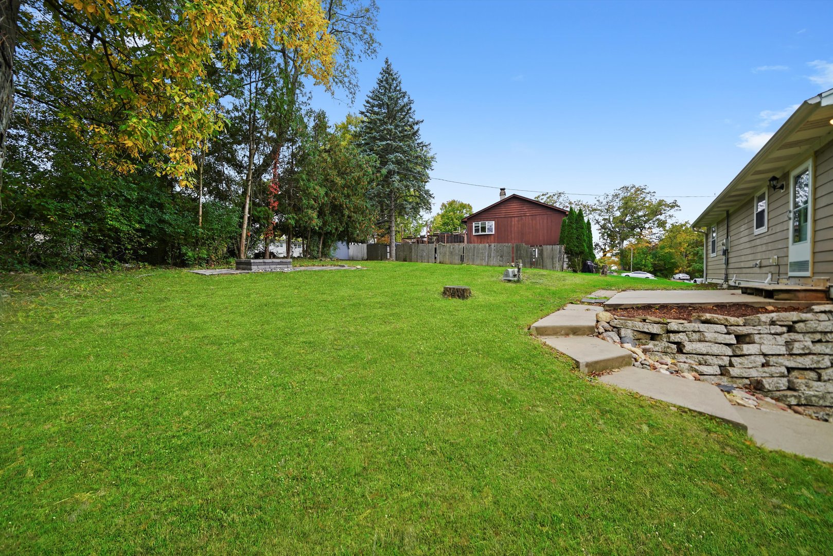 171 LAKESHORE Drive, Carpentersville, IL 60110