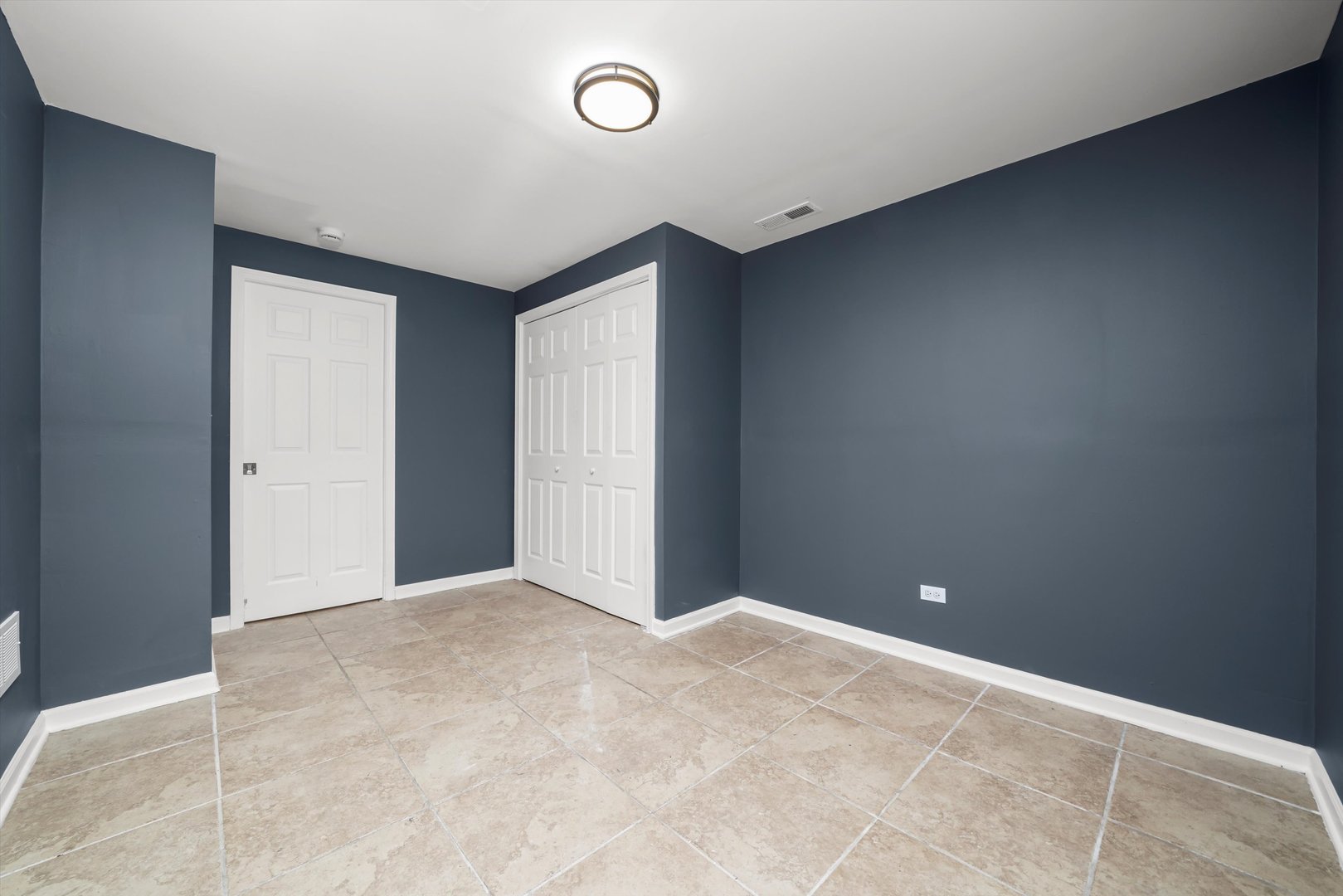 171 LAKESHORE Drive, Carpentersville, IL 60110