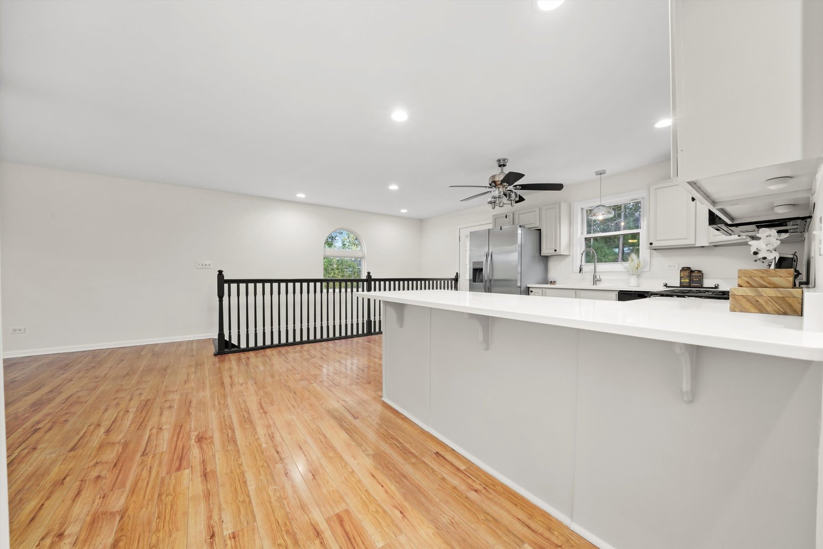 171 LAKESHORE Drive, Carpentersville, IL 60110