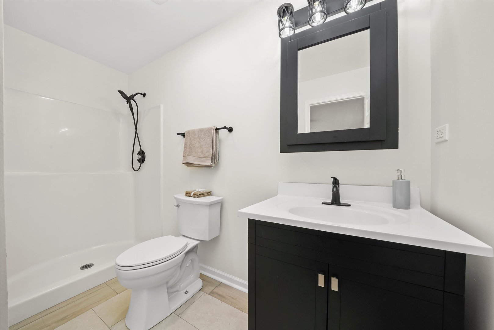 171 LAKESHORE Drive, Carpentersville, IL 60110