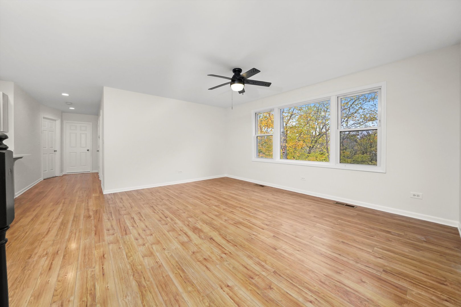 171 LAKESHORE Drive, Carpentersville, IL 60110