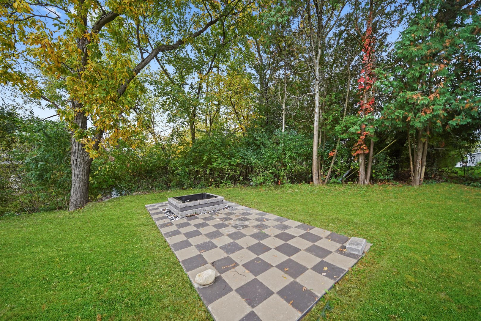 171 LAKESHORE Drive, Carpentersville, IL 60110