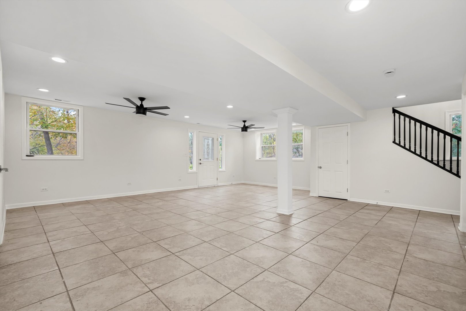 171 LAKESHORE Drive, Carpentersville, IL 60110