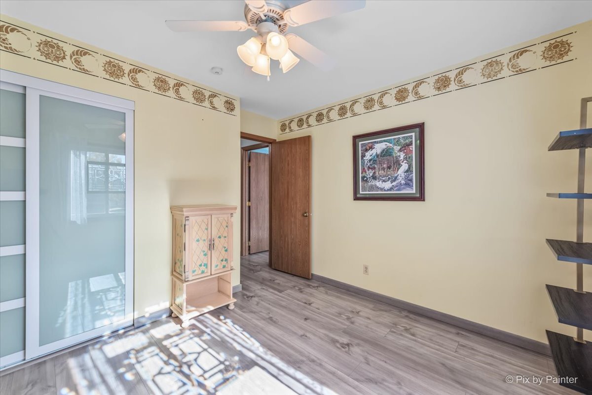 1035 Shadowood Lane, Crystal Lake, IL 60014