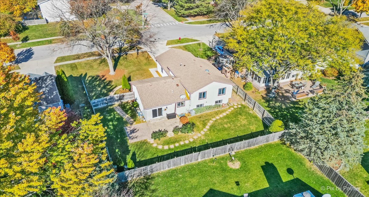 1035 Shadowood Lane, Crystal Lake, IL 60014