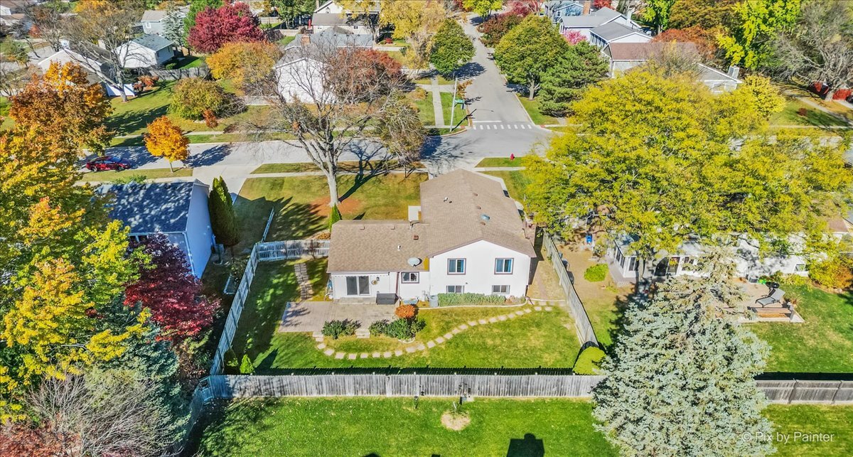 1035 Shadowood Lane, Crystal Lake, IL 60014