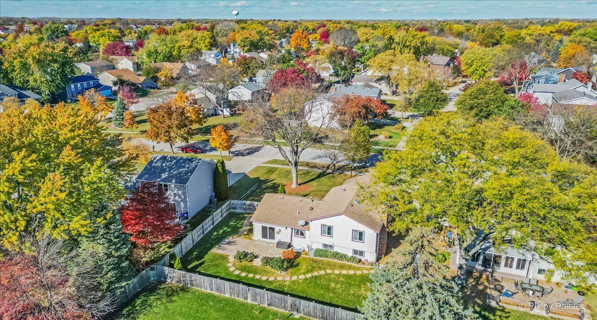 1035 Shadowood Lane, Crystal Lake, IL 60014