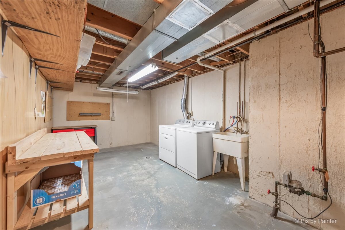 1035 Shadowood Lane, Crystal Lake, IL 60014