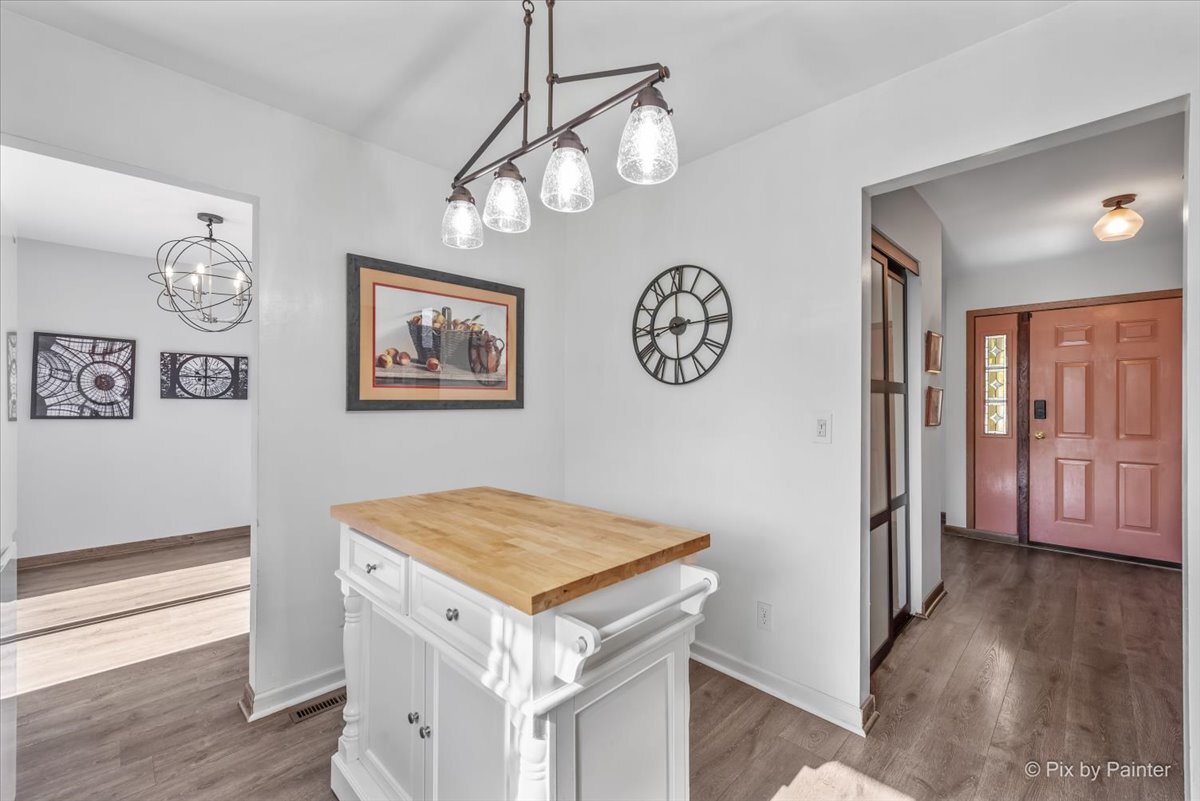 1035 Shadowood Lane, Crystal Lake, IL 60014