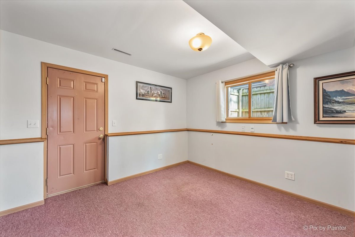 1035 Shadowood Lane, Crystal Lake, IL 60014