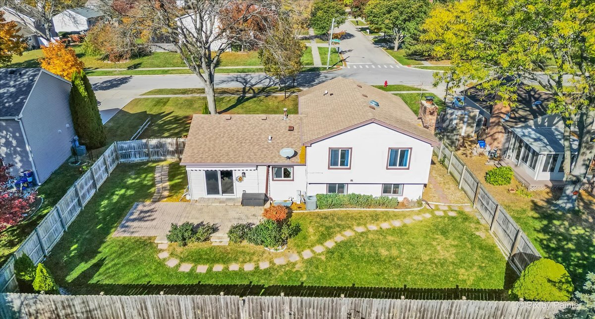 1035 Shadowood Lane, Crystal Lake, IL 60014