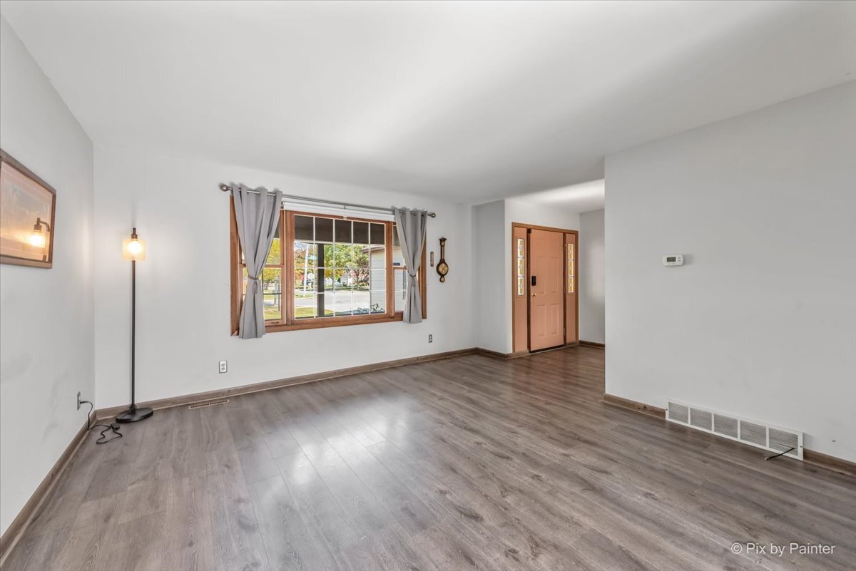 1035 Shadowood Lane, Crystal Lake, IL 60014