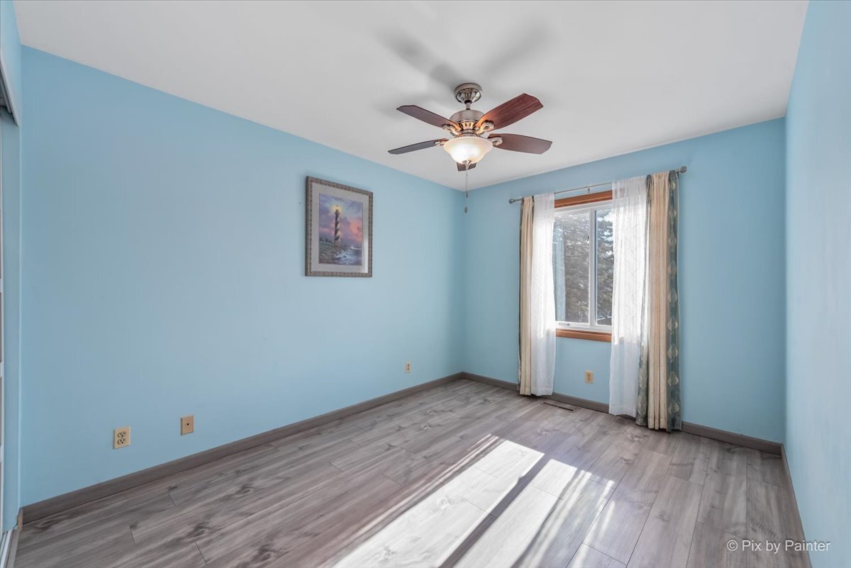 1035 Shadowood Lane, Crystal Lake, IL 60014