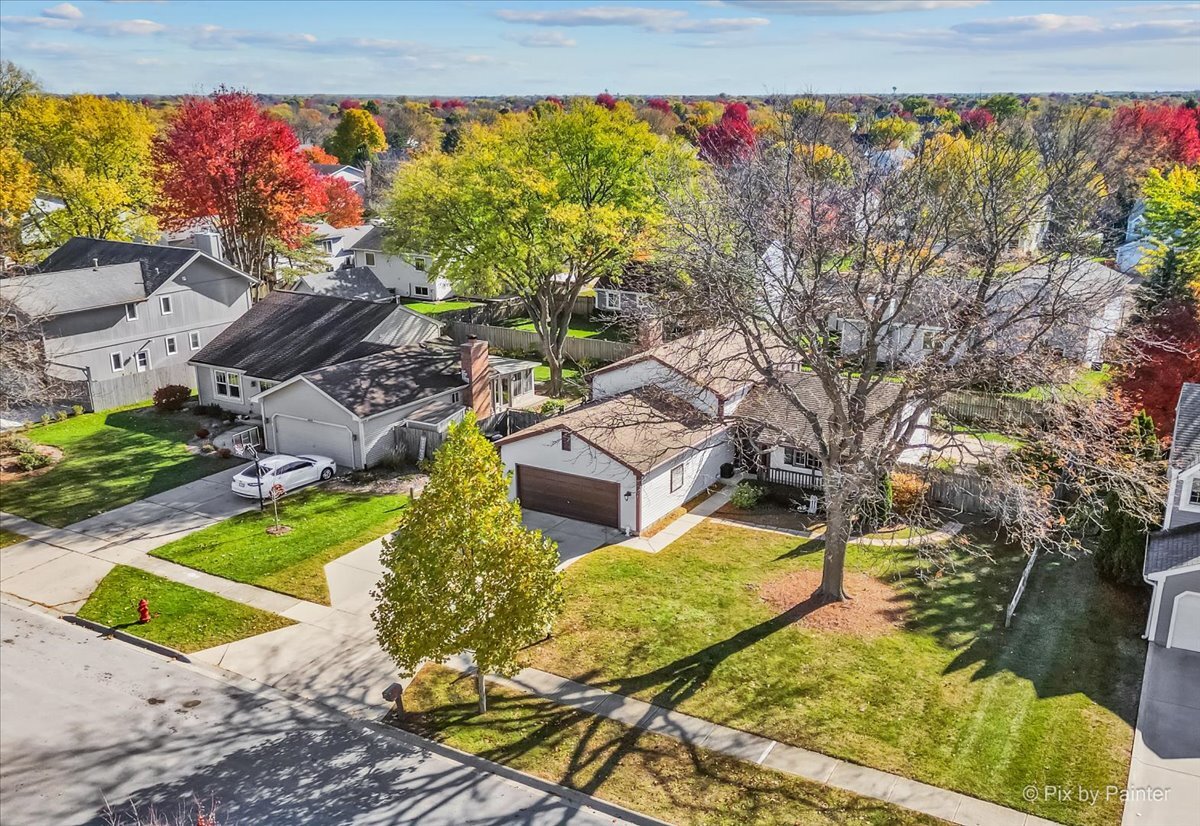 1035 Shadowood Lane, Crystal Lake, IL 60014