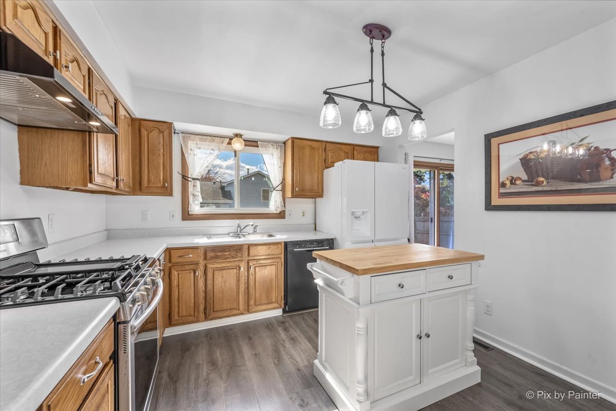 1035 Shadowood Lane, Crystal Lake, IL 60014